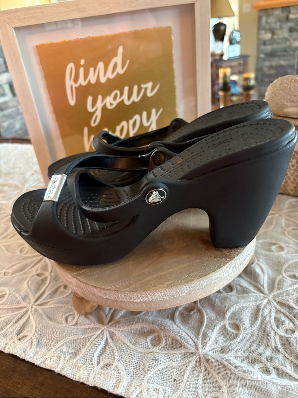 CROCS Cyprus IV Black Heeled Sandals Size 8 Comfort Wedge Slingback